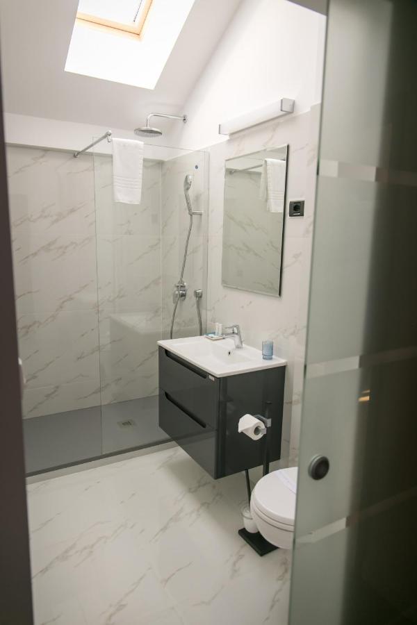 May Residence Dumbravita  Екстериор снимка