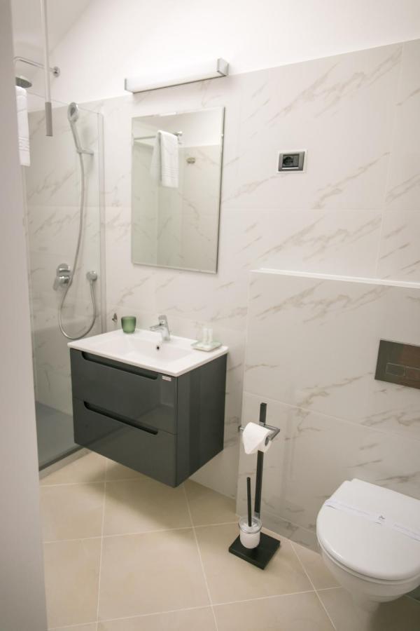 May Residence Dumbravita  Екстериор снимка