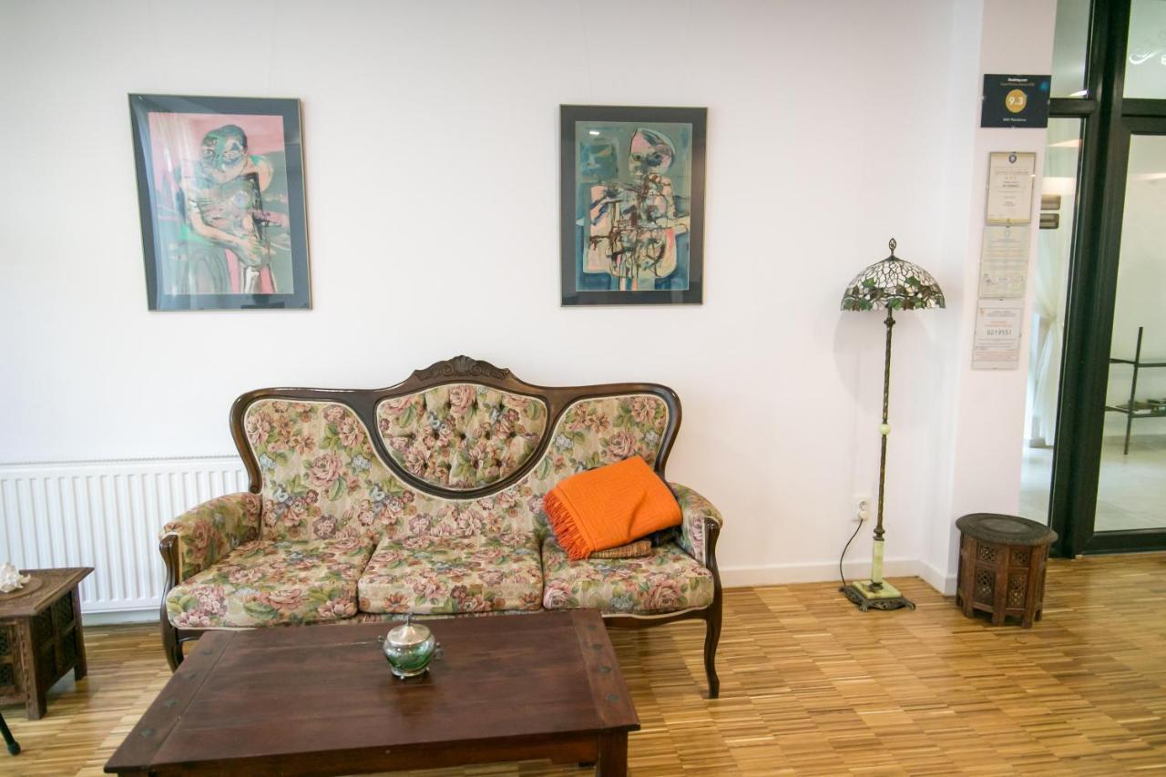 May Residence Dumbravita  Екстериор снимка