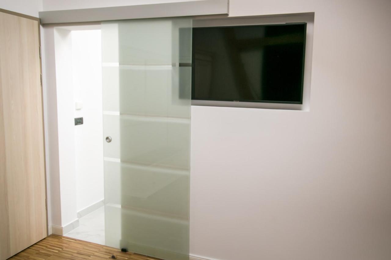 May Residence Dumbravita  Екстериор снимка